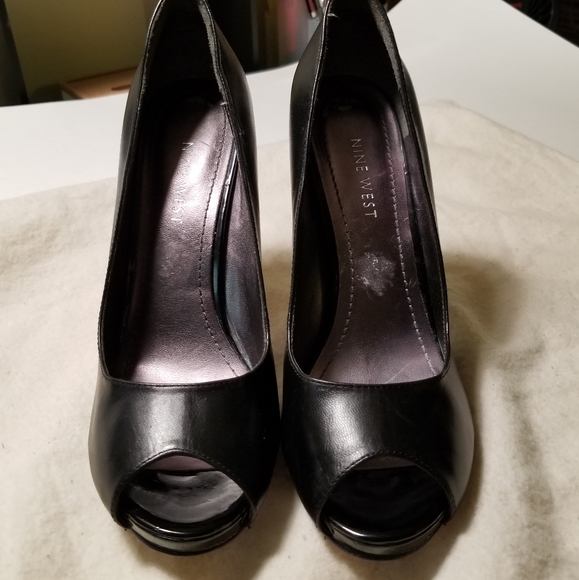 2/$20 Nine West leather peep toe heels - Picture 1 of 5